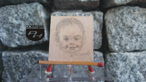 Dzieciństwo nr 1 wizerunek RYS59 – DZIECIŃSTWO nr 1 2014 Volodymyr Goncharenko (Володимир Гончаренко) - wymiar: 3,10 cm x 3,30 cm.