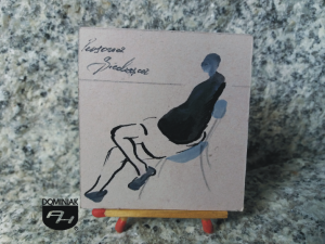Dział Malarstwa Rysunku Grafiki Persona Siedząca rysunek tuszem 5,30 cm x 5,50 cm autor Piotr Mosur 2013